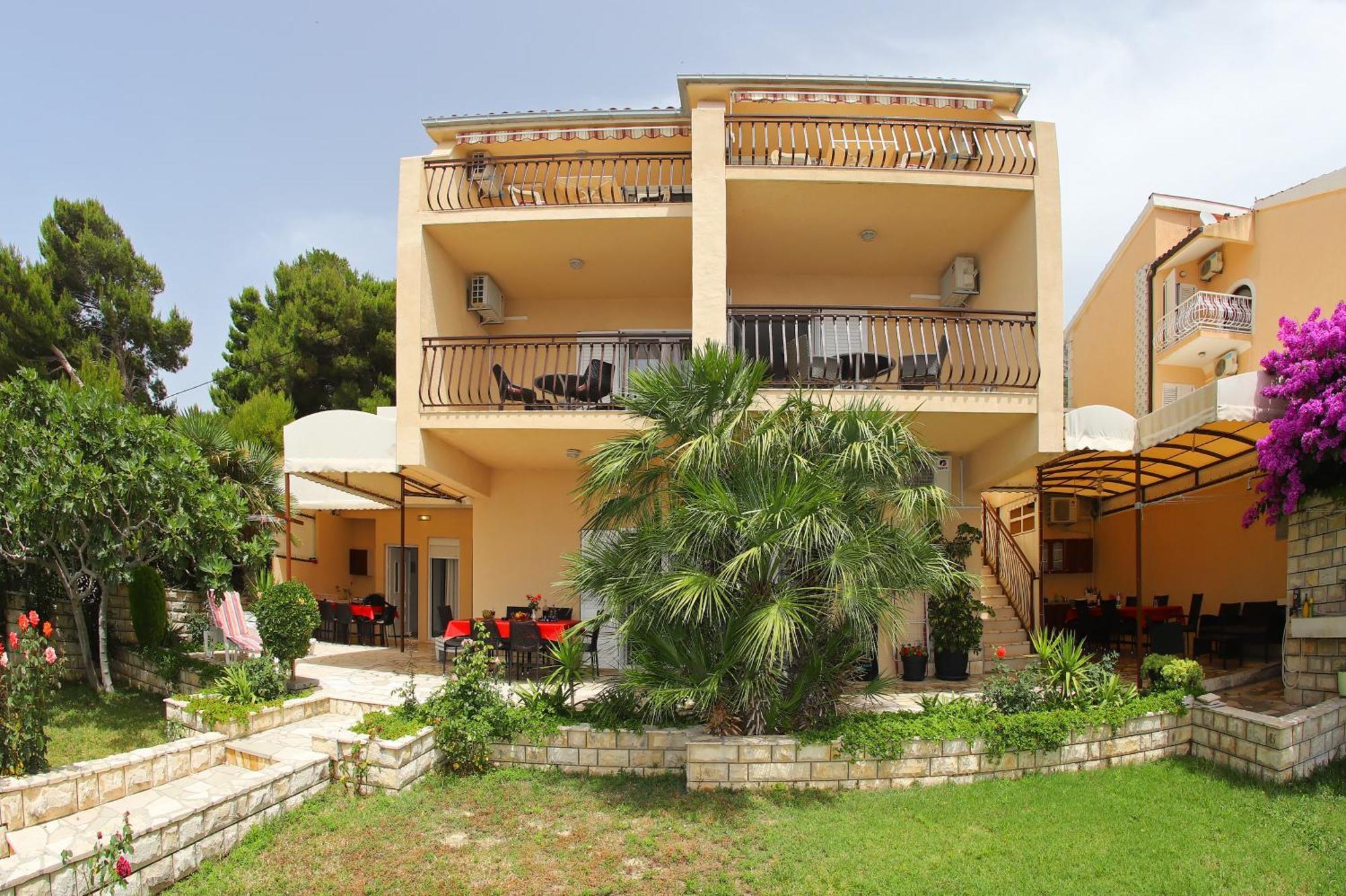 Apartments Edita & Robert Lokva Rogoznica Bagian luar foto